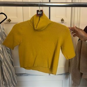 Yellow cropped short sleeve turtleneck